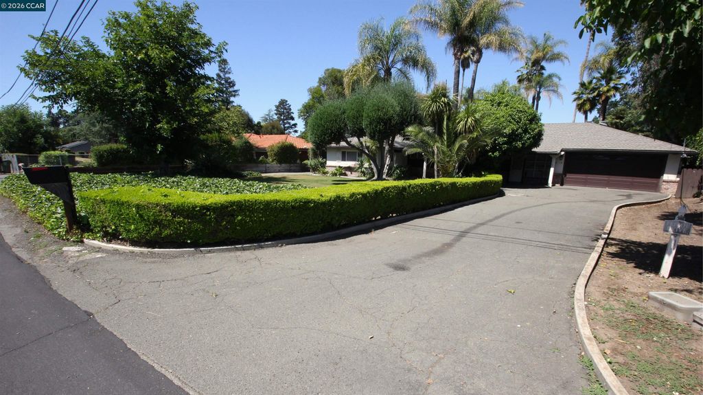 100 Normandy Ln, Walnut Creek, CA 94598