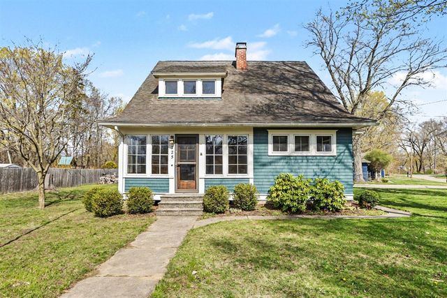 225 Sutherland Avenue, Watervliet, MI 49098
