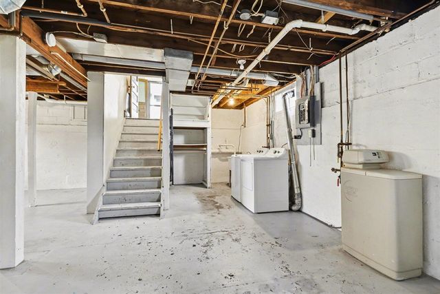 225 Sutherland Avenue, Watervliet, MI 49098