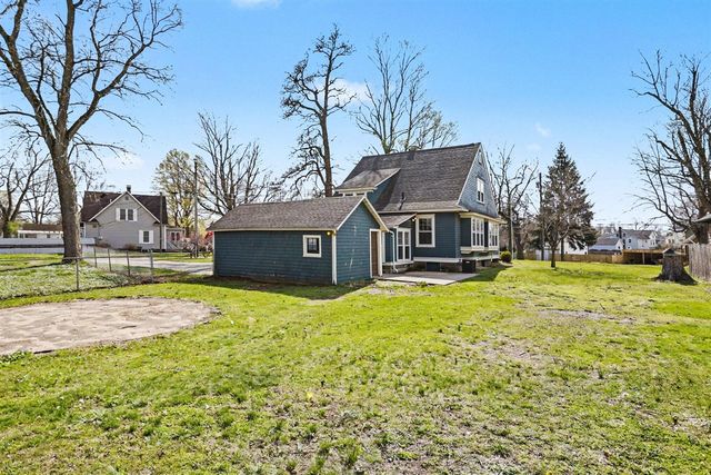225 Sutherland Avenue, Watervliet, MI 49098