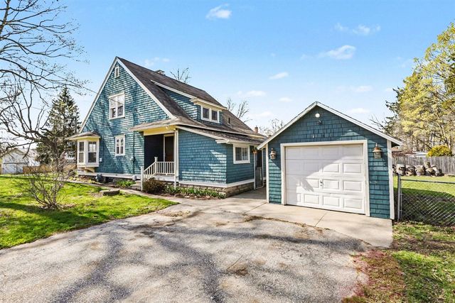 225 Sutherland Avenue, Watervliet, MI 49098