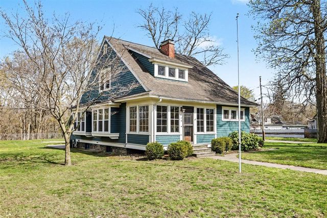 225 Sutherland Avenue, Watervliet, MI 49098