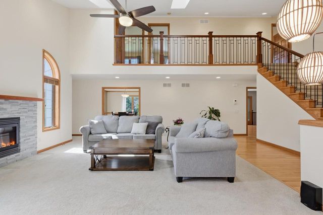 8813 Nelson Crossing, Verona, WI 53593