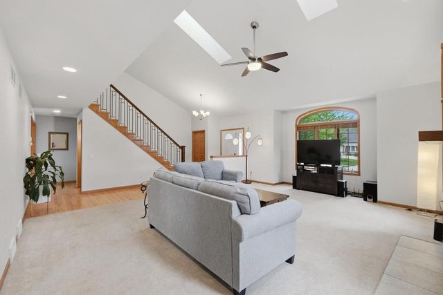 8813 Nelson Crossing, Verona, WI 53593