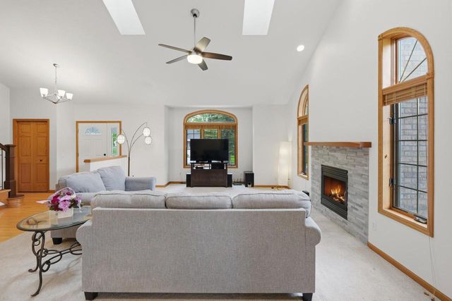 8813 Nelson Crossing, Verona, WI 53593
