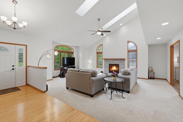 8813 Nelson Crossing, Verona, WI 53593