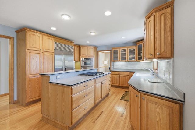 8813 Nelson Crossing, Verona, WI 53593
