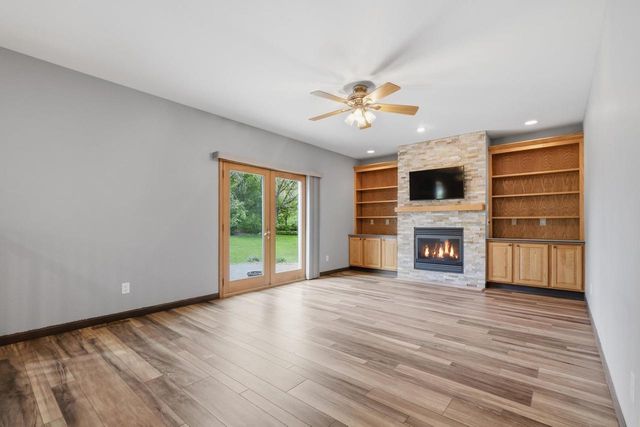 8813 Nelson Crossing, Verona, WI 53593