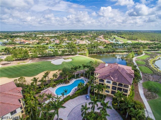 2538 Marquesa Royale LN PH 5-301, Naples, FL 34109