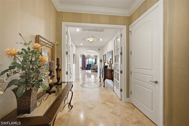 2538 Marquesa Royale LN PH 5-301, Naples, FL 34109