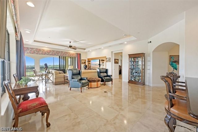 2538 Marquesa Royale LN PH 5-301, Naples, FL 34109