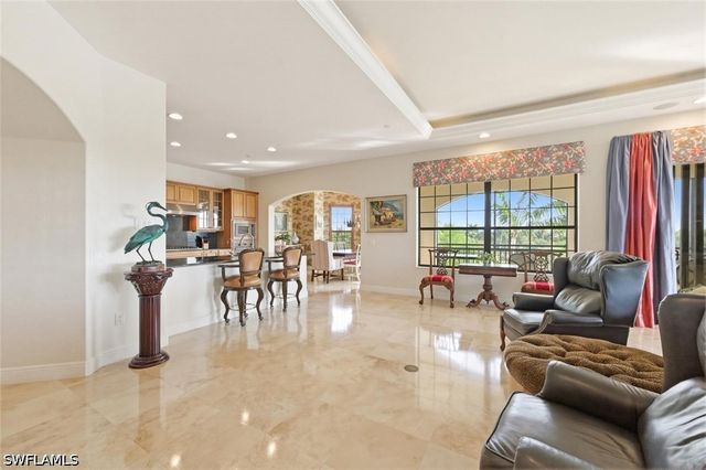 2538 Marquesa Royale LN PH 5-301, Naples, FL 34109