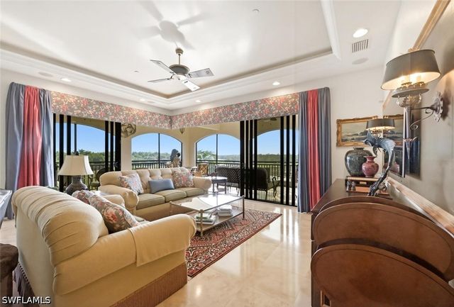 2538 Marquesa Royale LN PH 5-301, Naples, FL 34109