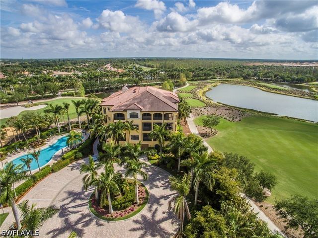 2538 Marquesa Royale LN PH 5-301, Naples, FL 34109