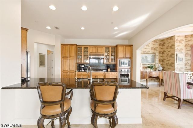 2538 Marquesa Royale LN PH 5-301, Naples, FL 34109