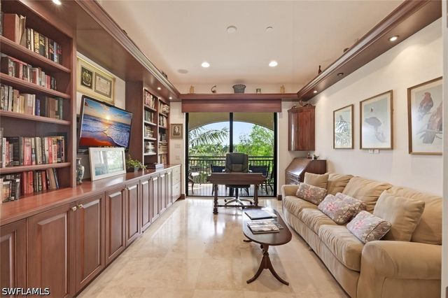 2538 Marquesa Royale LN PH 5-301, Naples, FL 34109