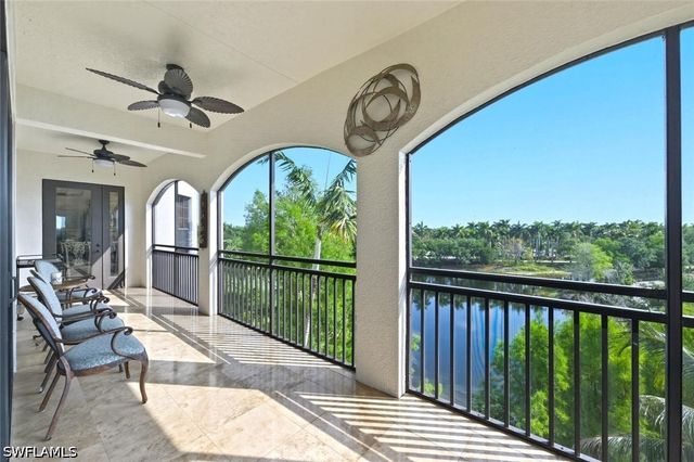 2538 Marquesa Royale LN PH 5-301, Naples, FL 34109