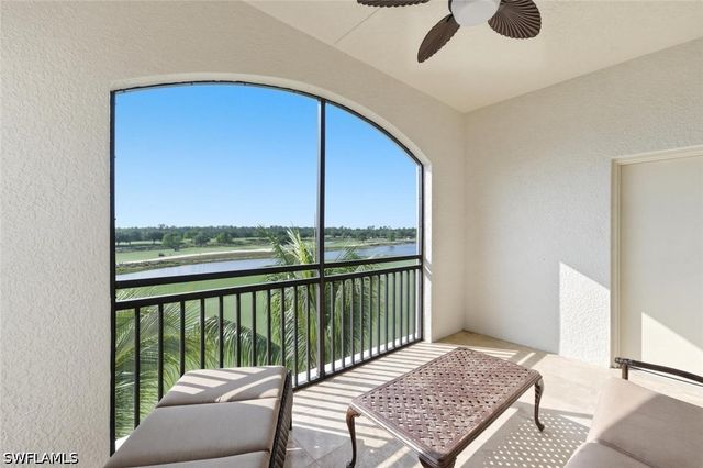 2538 Marquesa Royale LN PH 5-301, Naples, FL 34109