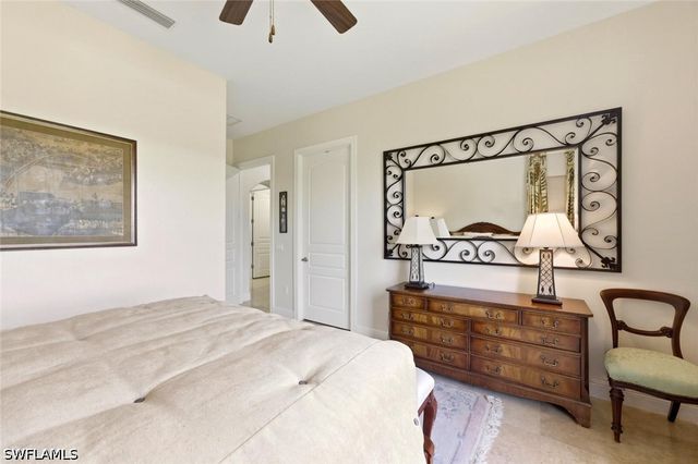 2538 Marquesa Royale LN PH 5-301, Naples, FL 34109