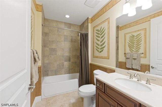 2538 Marquesa Royale LN PH 5-301, Naples, FL 34109