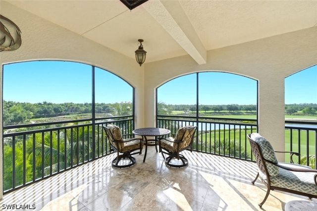 2538 Marquesa Royale LN PH 5-301, Naples, FL 34109