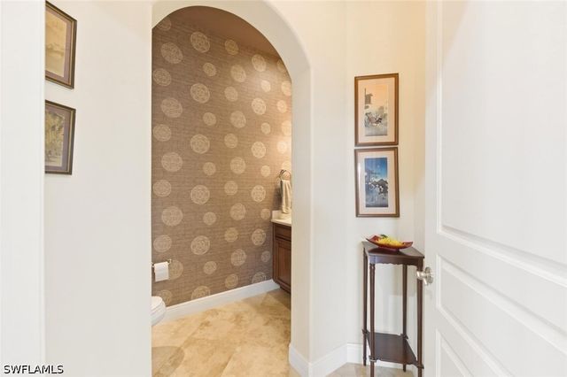 2538 Marquesa Royale LN PH 5-301, Naples, FL 34109