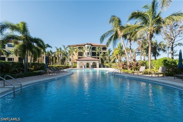 2538 Marquesa Royale LN PH 5-301, Naples, FL 34109