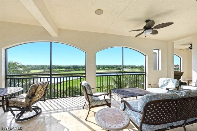 2538 Marquesa Royale LN PH 5-301, Naples, FL 34109