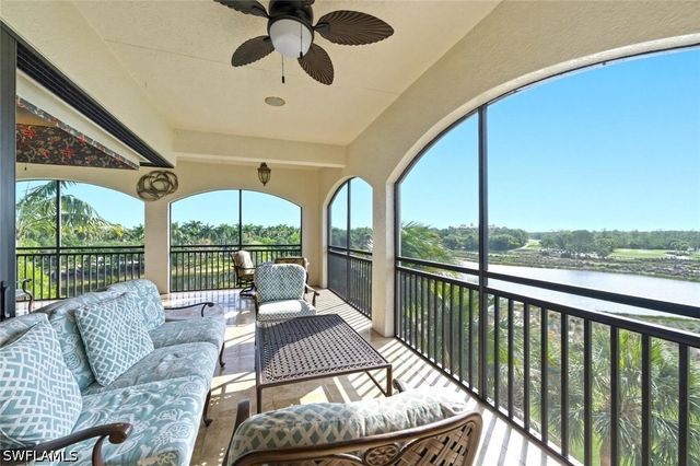 2538 Marquesa Royale LN PH 5-301, Naples, FL 34109