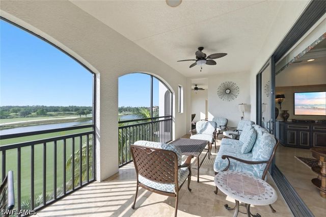 2538 Marquesa Royale LN PH 5-301, Naples, FL 34109