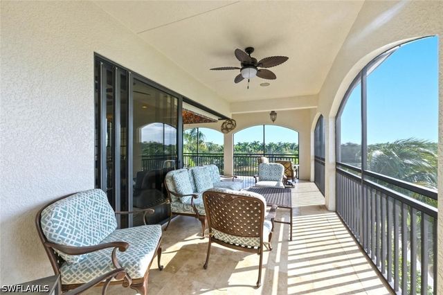 2538 Marquesa Royale LN PH 5-301, Naples, FL 34109
