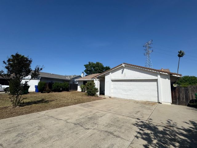 2912 Secretariat Drive, Atwater, CA 95301