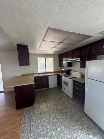 2912 Secretariat Drive, Atwater, CA 95301