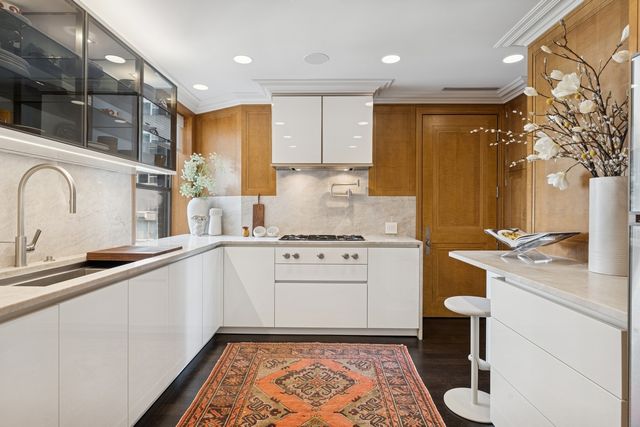 1540 N Lake Shore Drive 8N, Chicago, IL 60610