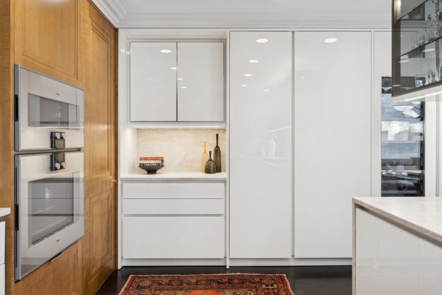 1540 N Lake Shore Drive 8N, Chicago, IL 60610