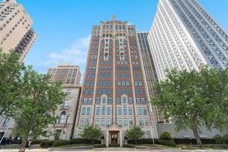 1540 N Lake Shore Drive 8N, Chicago, IL 60610