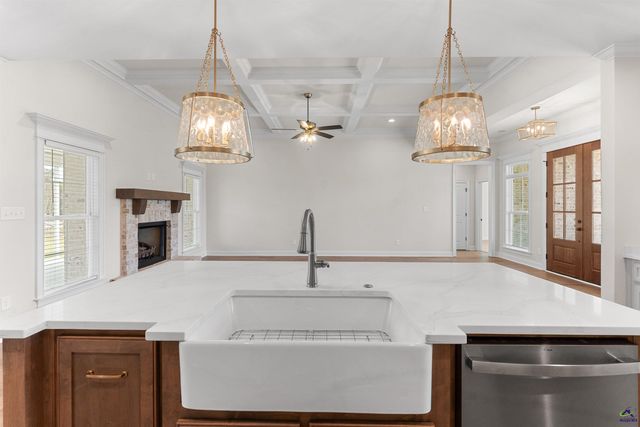 100 Pridgen Pass, Perry, GA 31069