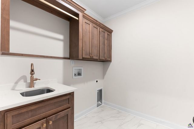 100 Pridgen Pass, Perry, GA 31069
