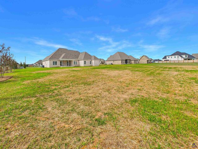 100 Pridgen Pass, Perry, GA 31069