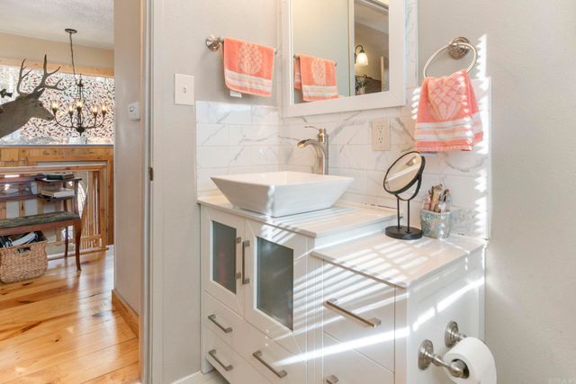 118 Cedar Valley Rd, Fairfield Bay, AR 72088