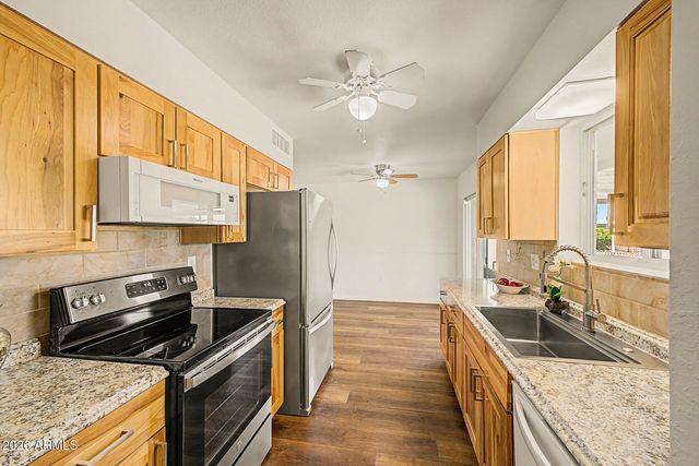 10413 W MISSION Lane, Sun City, AZ 85351