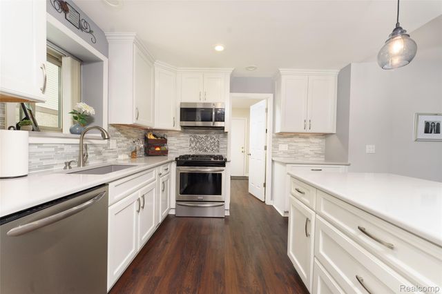 41777 Princess Drive, Canton Charter Township, MI 48188