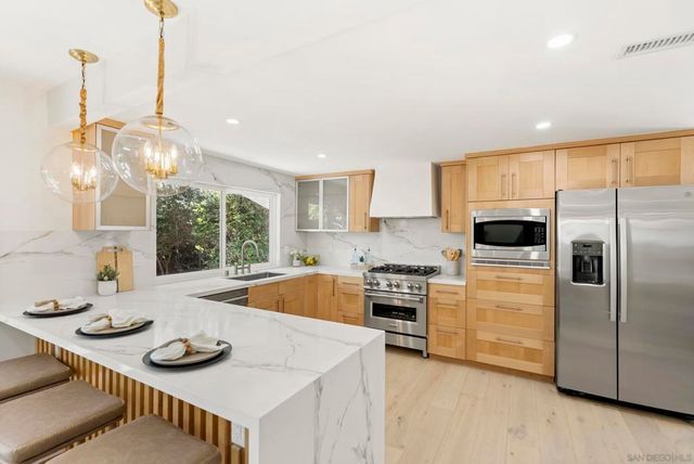 5552 Caminito Herminia, La Jolla, CA 92037