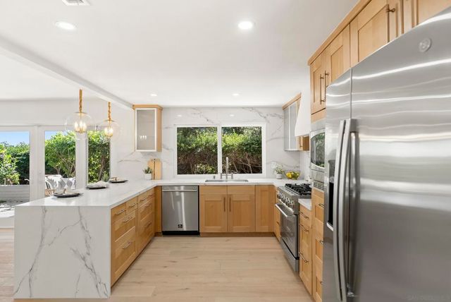 5552 Caminito Herminia, La Jolla, CA 92037