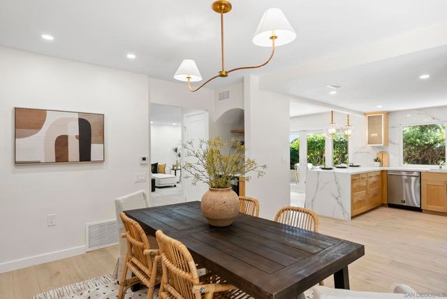 5552 Caminito Herminia, La Jolla, CA 92037