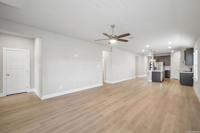 5433 Wrangler Way, Marion, TX 78124