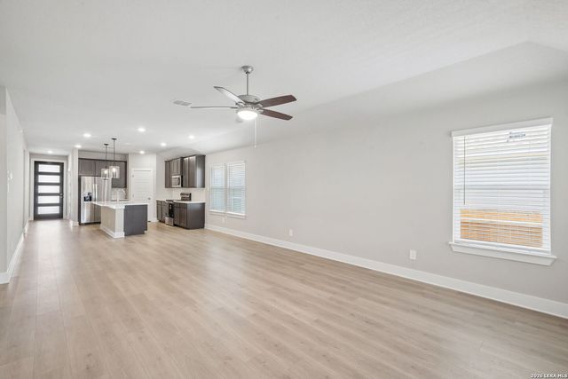 5433 Wrangler Way, Marion, TX 78124