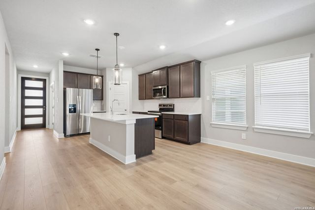 5433 Wrangler Way, Marion, TX 78124