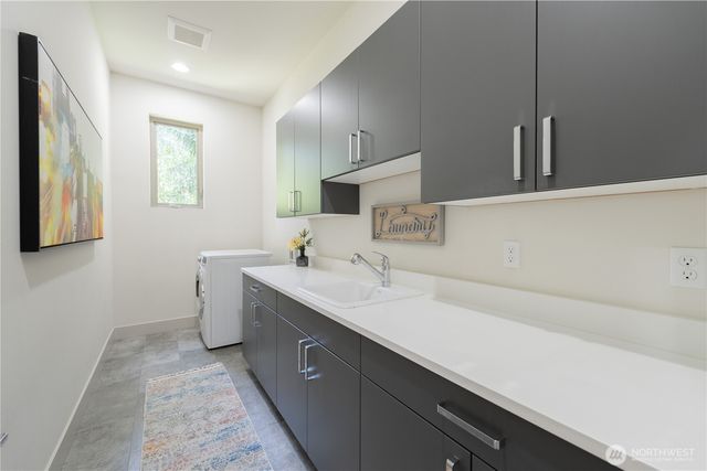 3034 NE 89th, Seattle, WA 98115