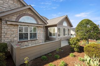 31 Braeburn Way, Flat Rock, NC 28731